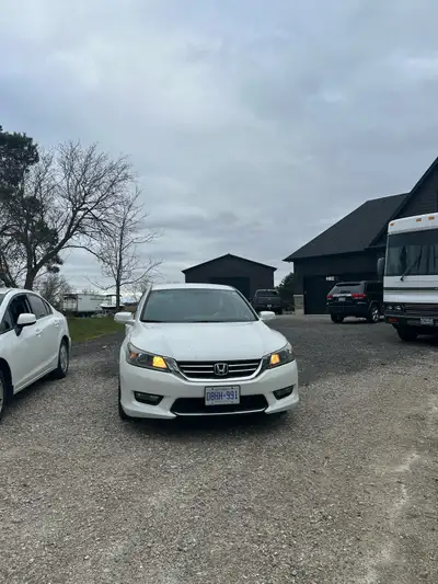 2014 Honda Accord Sport – 2.4L • Twin Exhaust • clean carfax AS-IS Selling my 2014 Honda Accord Spor...