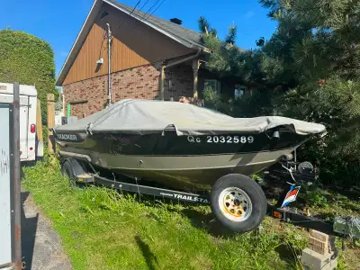 Bateau de pêche Tracker Targa 17’ 2010, en bonne condition, moteur MERCURY 75HP, nouvelle batterie,...
