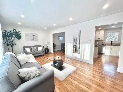 Well-maintained single-detached home in the desirable Pioneer Park area. Bright, open-concept layout...