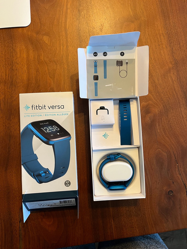 Fitbit versa Lite Edition in General Electronics in Stratford - Image 2