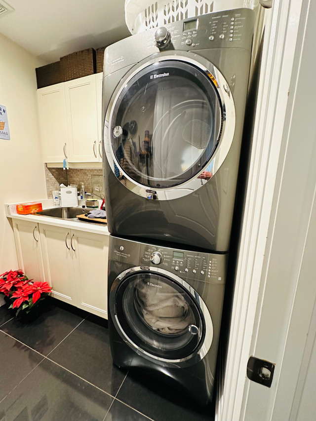 Electrolux Washer and Dryer in Washers & Dryers in Markham / York Region