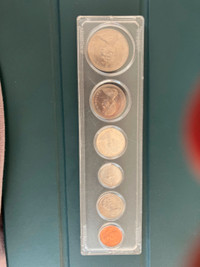 1968 Canadian coin set, uncirculated in plastic case.