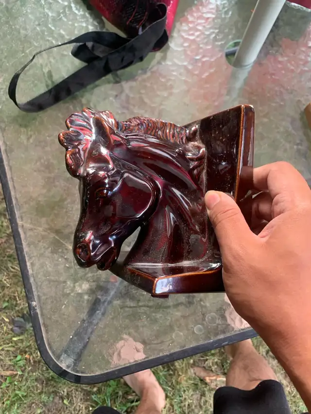 2 Piece Antique Dark wood Shelves and Horse Books Stand in Bookcases & Shelving Units in Mississauga / Peel Region - Image 9