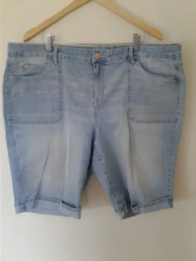 Ladies Shorts 2 (20W) & Plus 18W, View more