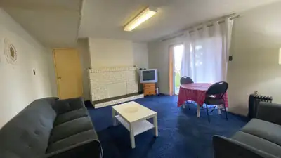 $1,600 / Month – 1 Bedroom + Large Den Ground-Level Suite Near Metrotown & BCIT Ideal tenant is a ma...