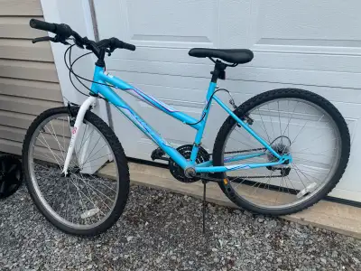 Girls Huffy mountain bike 26” tires