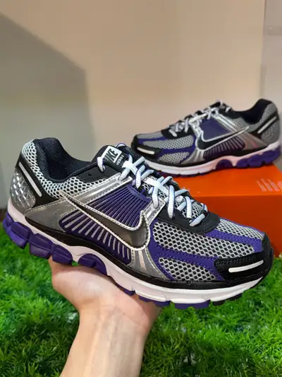 Size 7M - Nike Zoom Vomero 5 Metallic Silver/Court Purple, View more