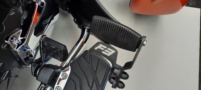 Set de repose-pieds pour spyder can-am F3 + (OFFRE SPÉCIAL) dans Pièces et accessoires pour motos  à Longueuil/Rive Sud - Image 3