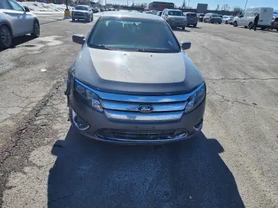 Ford fusion hybrid 2 5L model 2010. (Semi-électrique) Moteur impeccable trés économique, intérieur p...