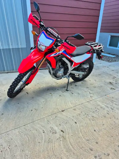 2022 Honda CRF300L with ABS 8,938 kms Added: Seat Concepts low profile seat (have original) Lowering...