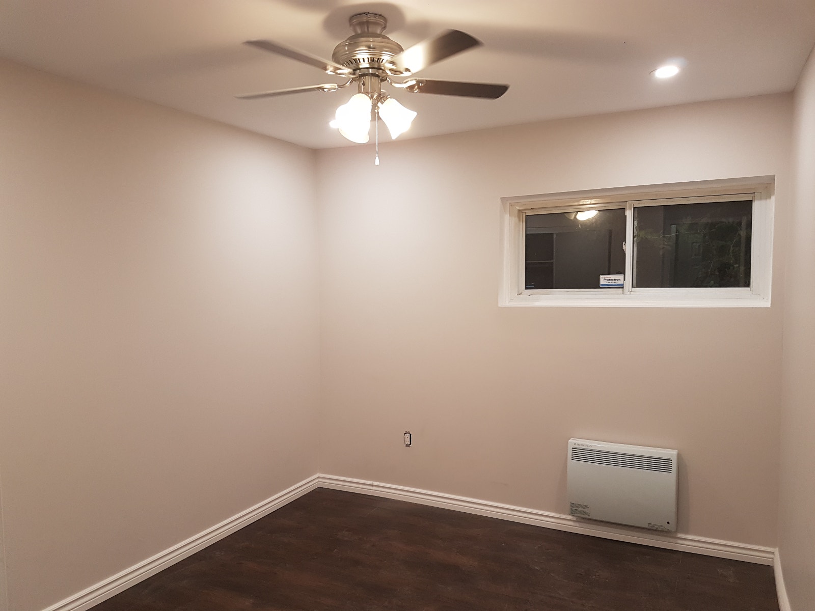 4 1/2 (2 beds) semi-basement apartment DDO Sunnybrooke REM — photo 3