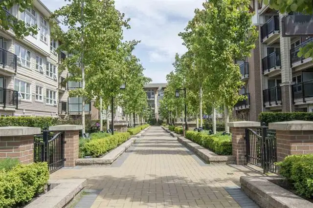 1 Bedroom + 1 Big Den (For Rent in Richmond)