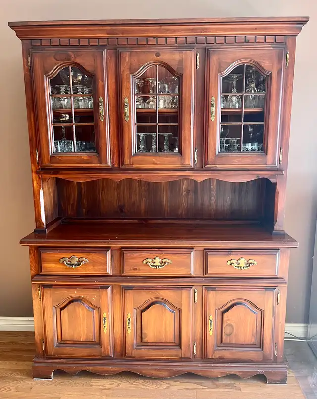 Buffet and Hutch Cabinet  **Solid Wood** in Hutches & Display Cabinets in Hamilton - Image 4