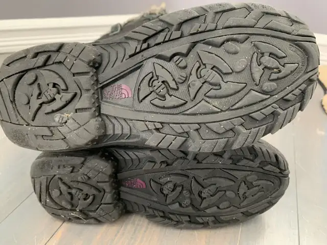 The North Face Girls Winter boots  in Kids & Youth in Edmonton - Image 4