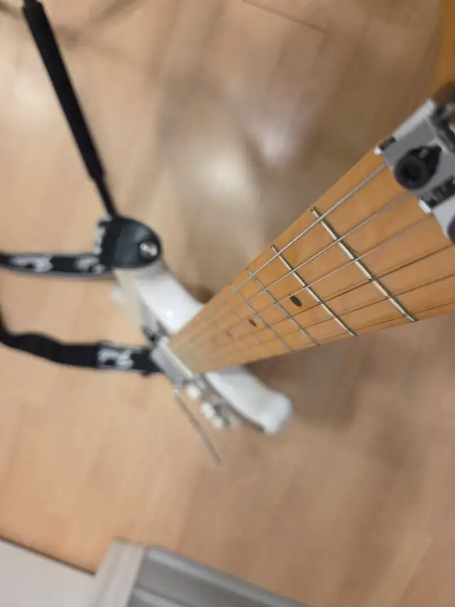 Fender Player Stratocaster HSS Floyd Rose with PRS gig bag $1100 in Guitars in Mississauga / Peel Region - Image 7