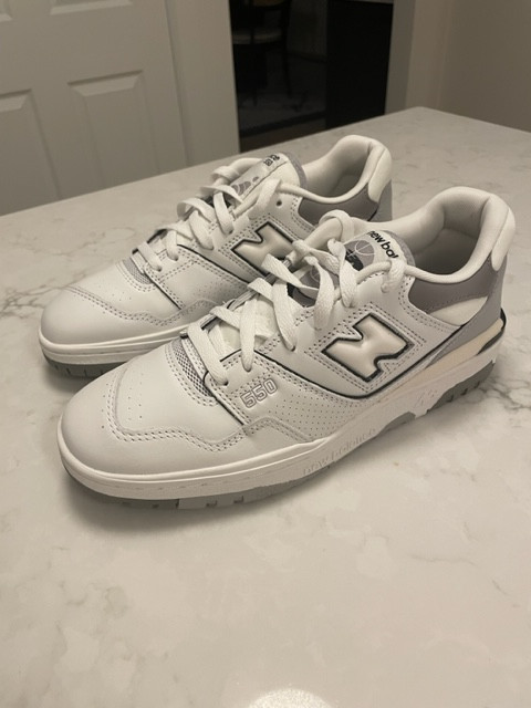 New Balance 550 White Grey Size 9 in Men's Shoes in Windsor Region