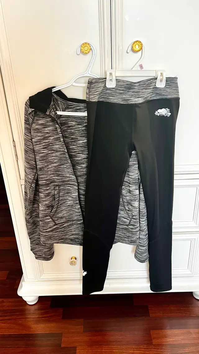 Pending pick-up - Roots Lola set for girls size XXL in Kids & Youth in Oshawa / Durham Region - Image 5