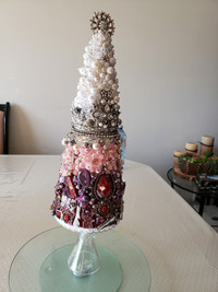 Gorgeous Jeweled Christmas Tree,  multi colour, N
