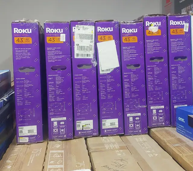 Tv 43" Roku Class 4K UHD in Video & TV Accessories in Mississauga / Peel Region - Image 2