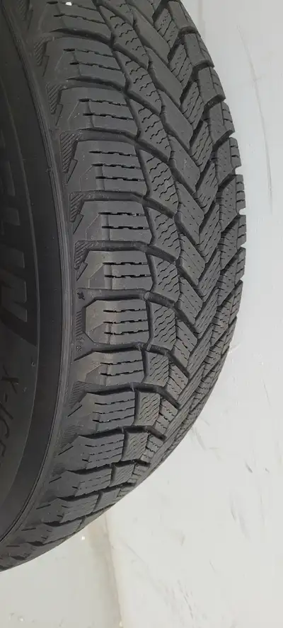 Tire size: 235/65R17 Less than 2000km driven New rims and new TPMS Selling because tire size doesn’t...