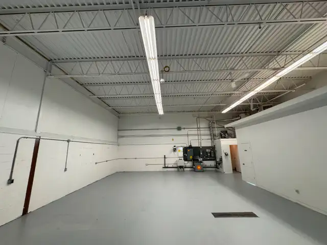 COLBY DRIVE desirable location! in Commercial & Office Space for Rent in Kitchener / Waterloo - Image 5