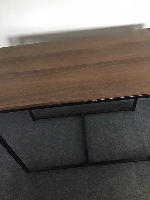 Set de cuisine ,table avec une chaise en bois de marque Ikea 100