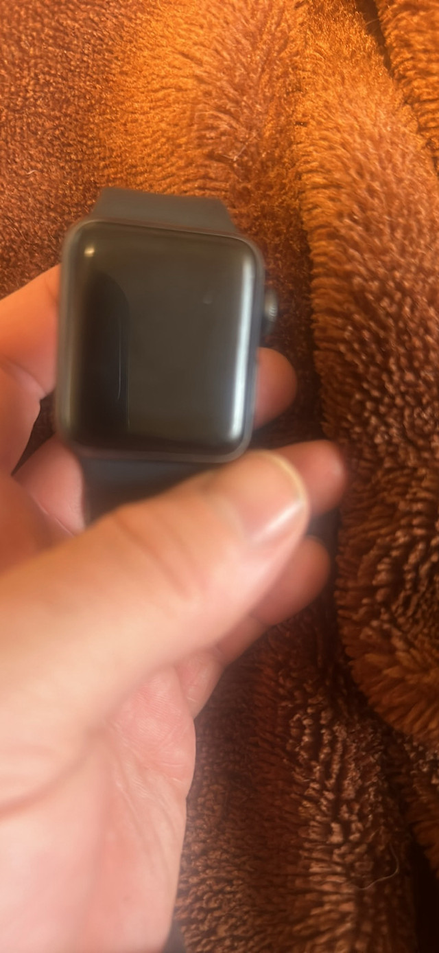 Series 3 apple watch in Cell Phone Accessories in Kawartha Lakes - Image 2