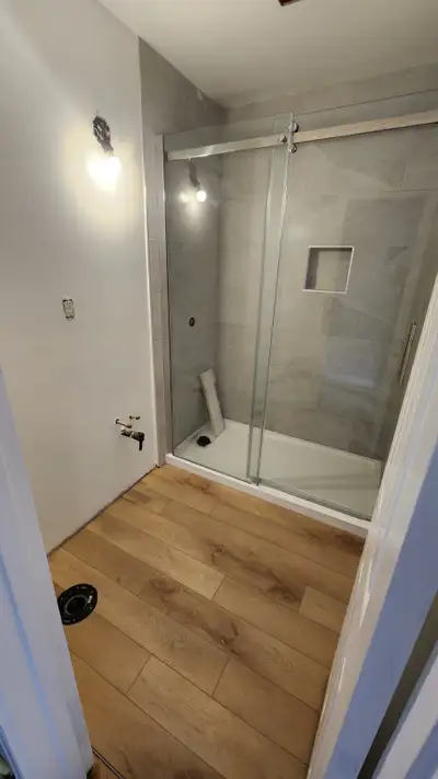 RENOVATED WATERFRONT 2 BED 1 BATH  | HEAT/WATER/PARKING/BALCONY