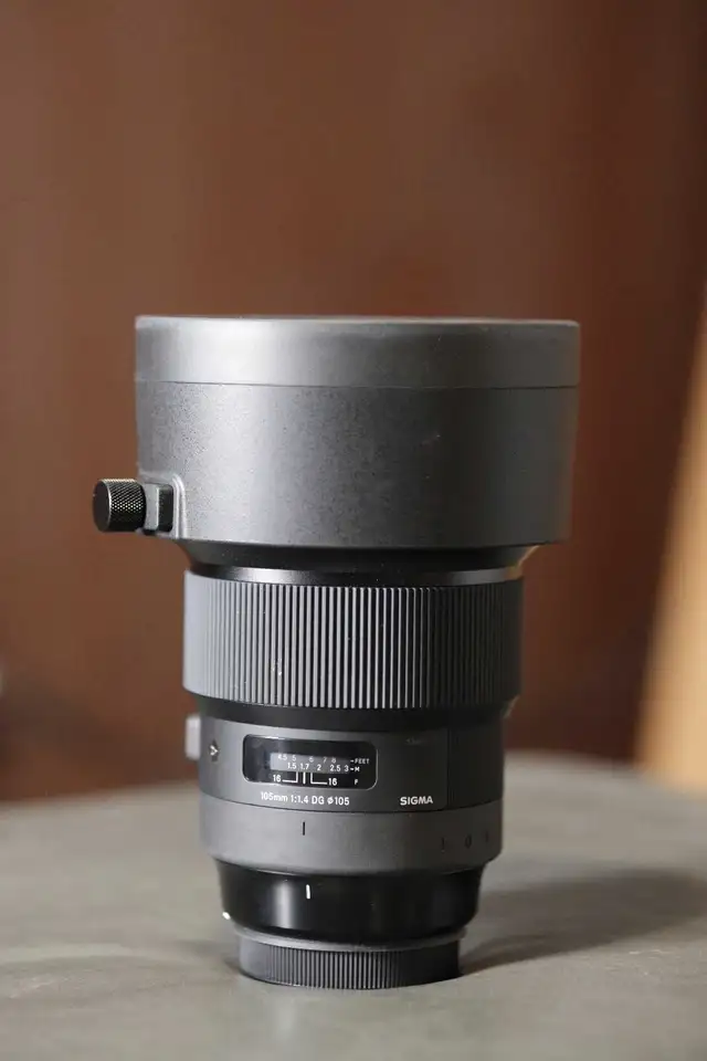Sigma 105mm F1.4 DG HSM Art for Canon in Cameras & Camcorders in Markham / York Region - Image 3