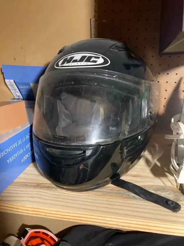 Motorcycle helmet men’s large in Motorcycle Parts & Accessories in Ottawa - Image 3