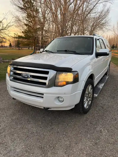 2012 Ford Expedition Max 8 passenger 191,000 kms Immaculate Black interior Heated/cooled seats Sunro...