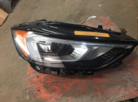 2020 ford edge  right headlight,2018 edge left headlight