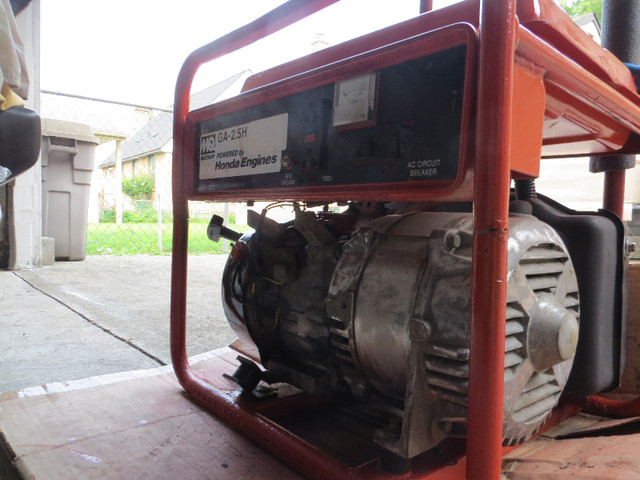 Generator 2500 watts Multiquip commercial GA2.5 Honda engine in Other in Windsor Region - Image 4