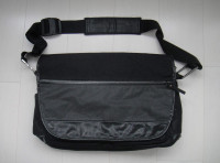 Lululemon Messenger Bag - 45.5 cm x 30 cm