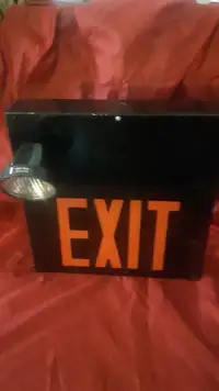 EXIT SIGN WITH LIGHT