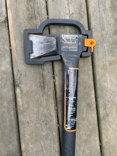Fiskars Splitting Axe with FiberComp shaft, View more