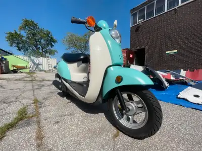 FOR SALE super low-mileage 2004 Honda Jazz (Metropolitan I) CHF50S, 4-stroke gas scooter. Will be sa...