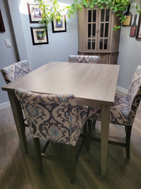 Counter Height Dining Table & Chairs
