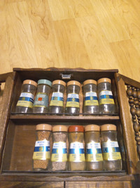 Vintage Blue Ribbon Spice Jars English and Italian Languages