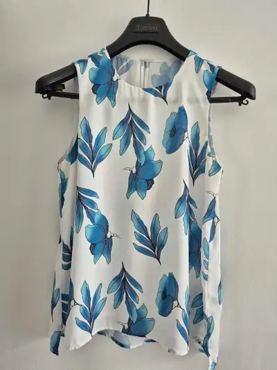 Haut sans manches floral Tuscani size S/P, View more