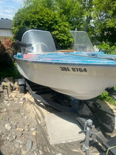 14 foot with trailer 1000 or best offer