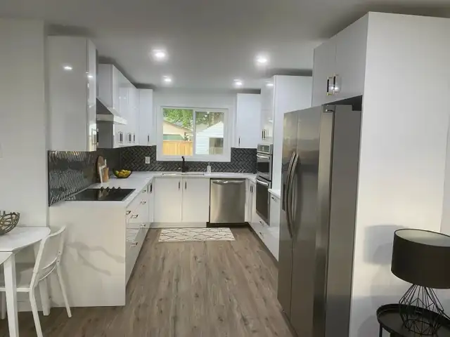 Kitchen Renovations – Cabinets, Countertops & Backsplash in Cabinets & Countertops in Edmonton - Image 3