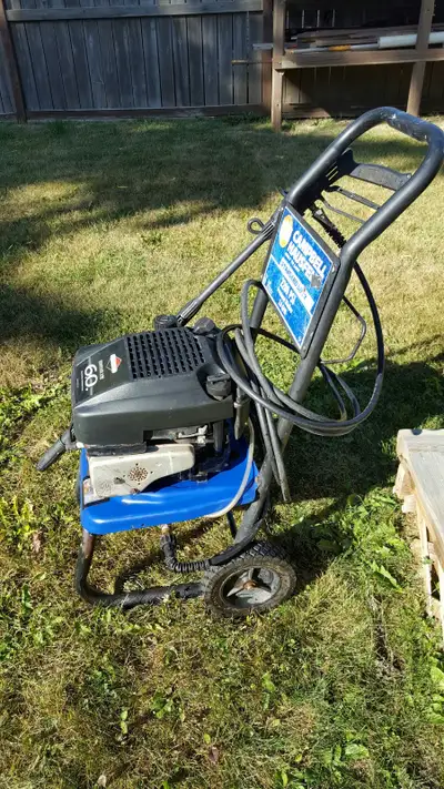 CAMPBELL HAUSFELD Gas Powered pressure washer for sale. 2200 PSI. Strong 6 HP Briggs And Stratton mo...