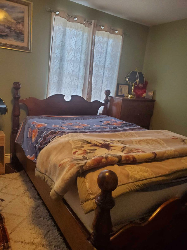 Bedroom set in Other in Kingston - Image 3