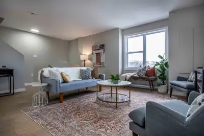 Property Highlights: • 3 Bedrooms | 2.5 Bathrooms • Bright, modern open-concept layout • Brand-new k...