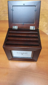 Bombay Mahogany 4x6 photo storage box with 4 storage sleves  