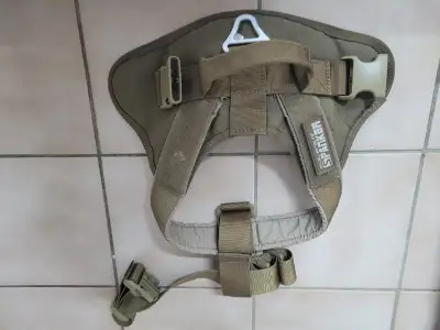 Excellent Elite Spanker . Gilet multifonction pour chien. Mesure P. Utilisé 3 mois.