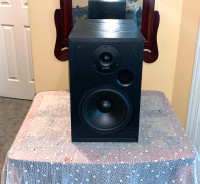 Polk Audio Bookshelf Single Speaker with 6.5" Woofers	R20