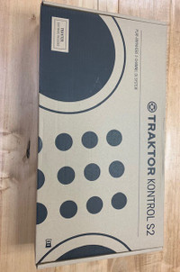 DJ Controller Traktor Kontrol S2 NEUVE - NEW IN THE BOX!