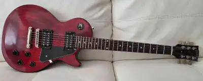 No gigbag or case $950 firm Not into anytrades Pick up in the east or west end only Gibson 2018 Les...